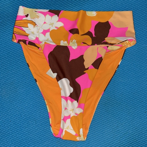 Aerie Banded High Cut Cheeky Bikini Bottom set top white & bikini floral… - Picture 5 of 16